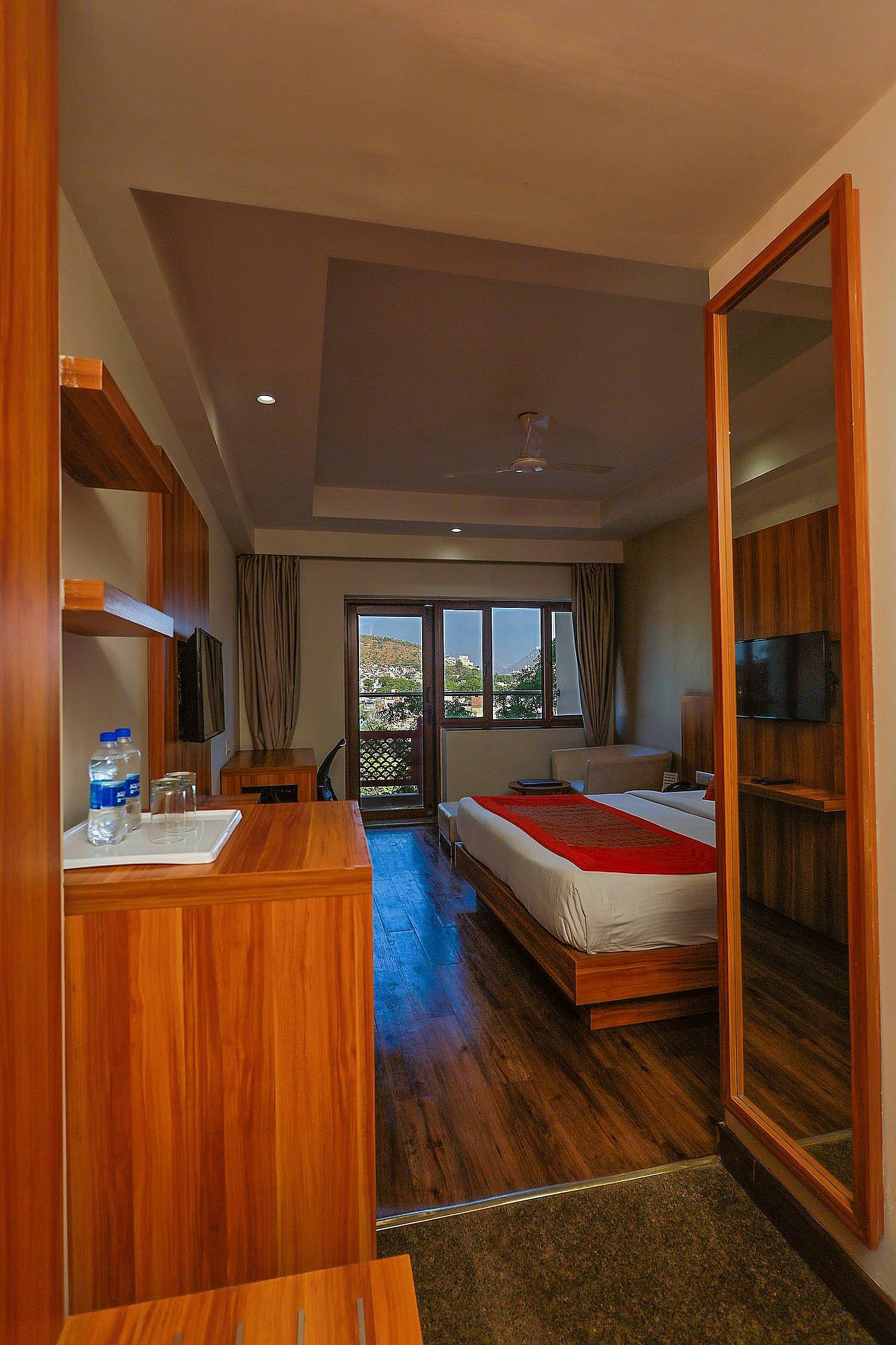 Le Roi Udaipur Golden Premium with Balcony 11