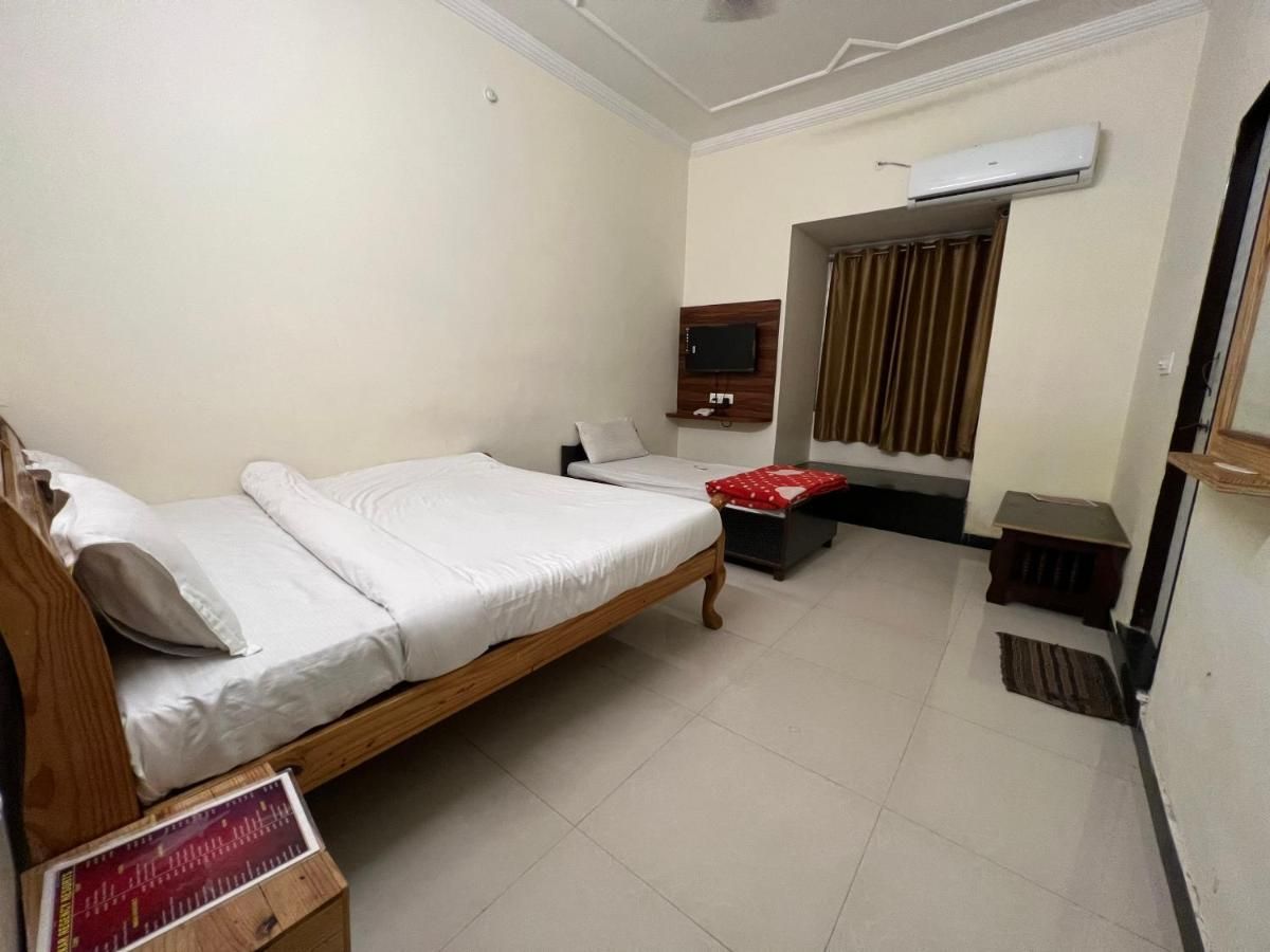 Super Deluxe Ac.Room