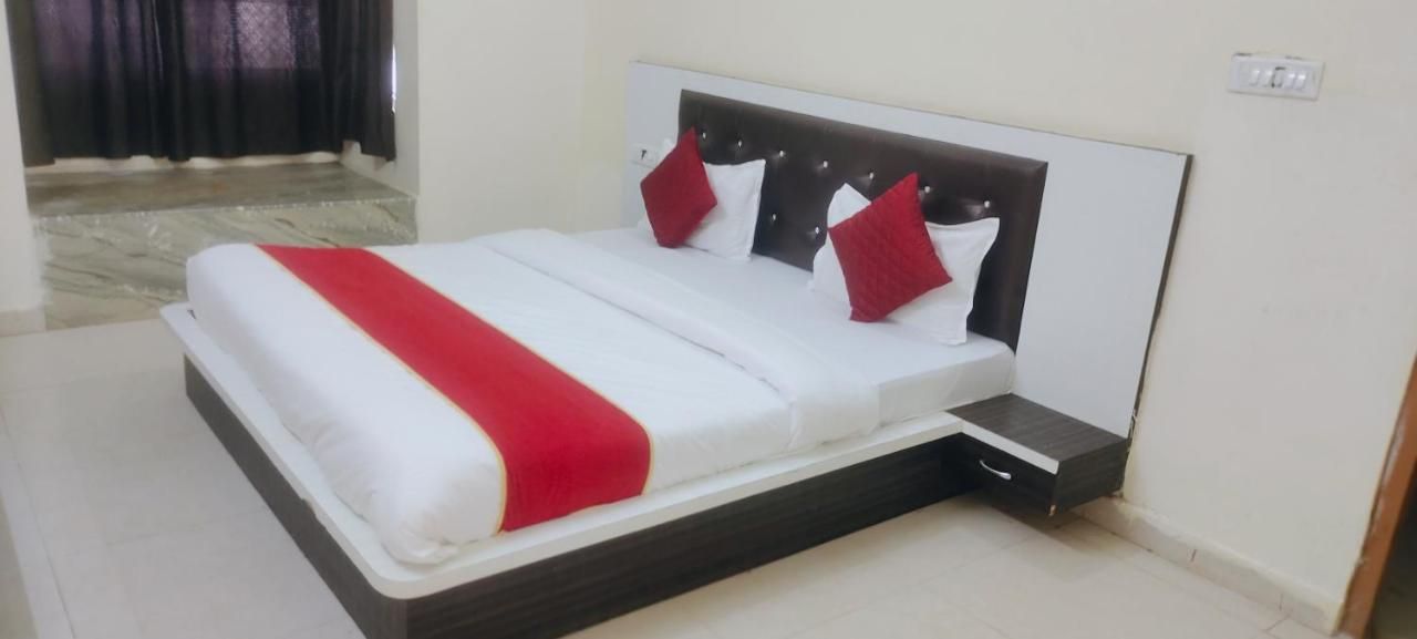 Super Deluxe Ac.Room