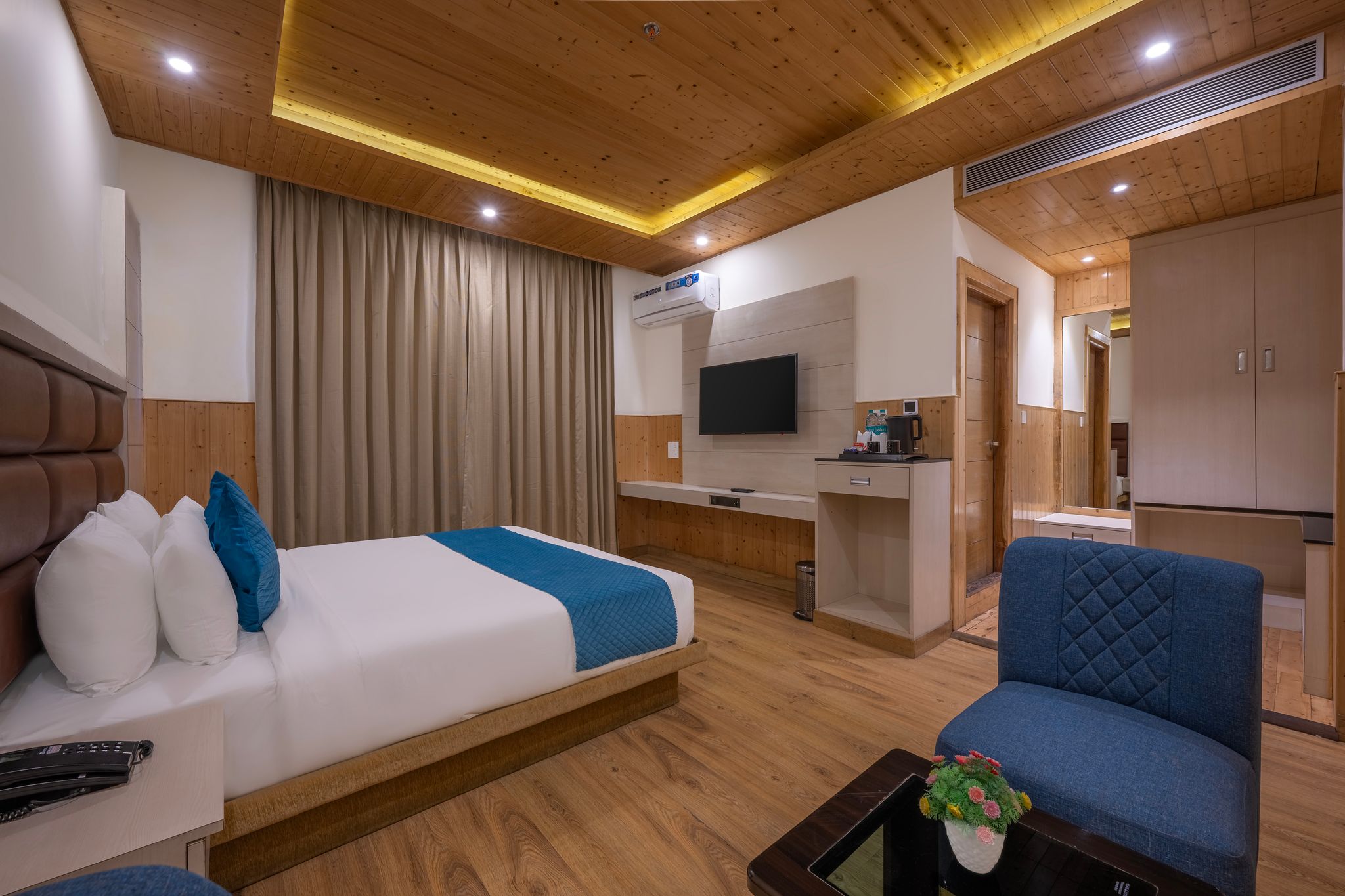 The Grand Welcome Hotel Deluxe Room (Non Valley View)