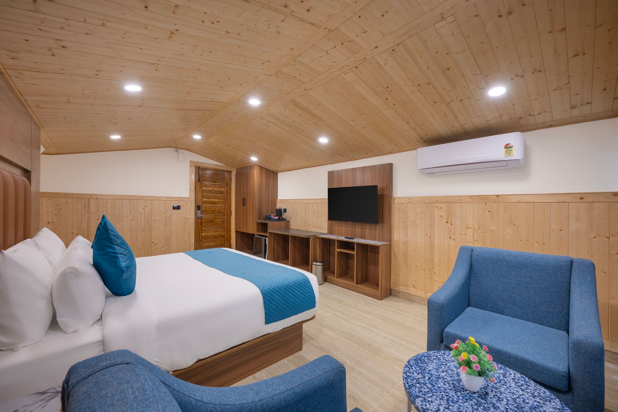 Family Suite (Side View)