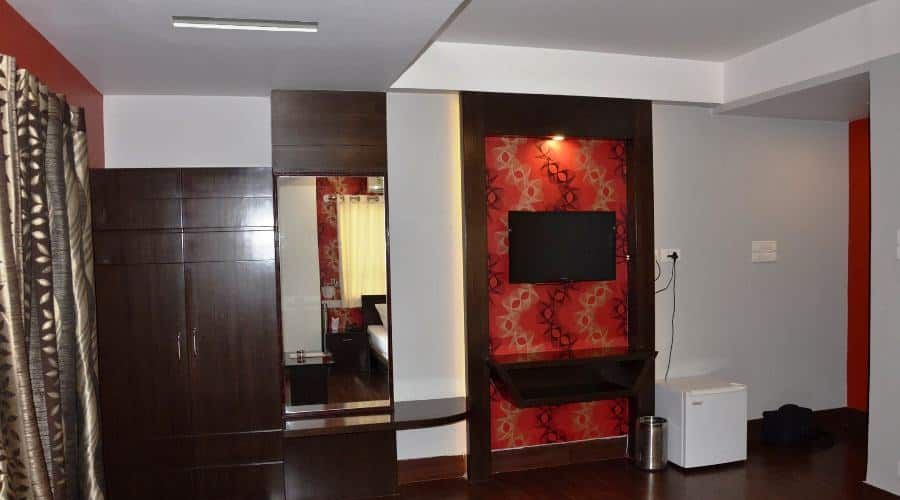 Hotel Sundaram Palace Deluxe Room 3