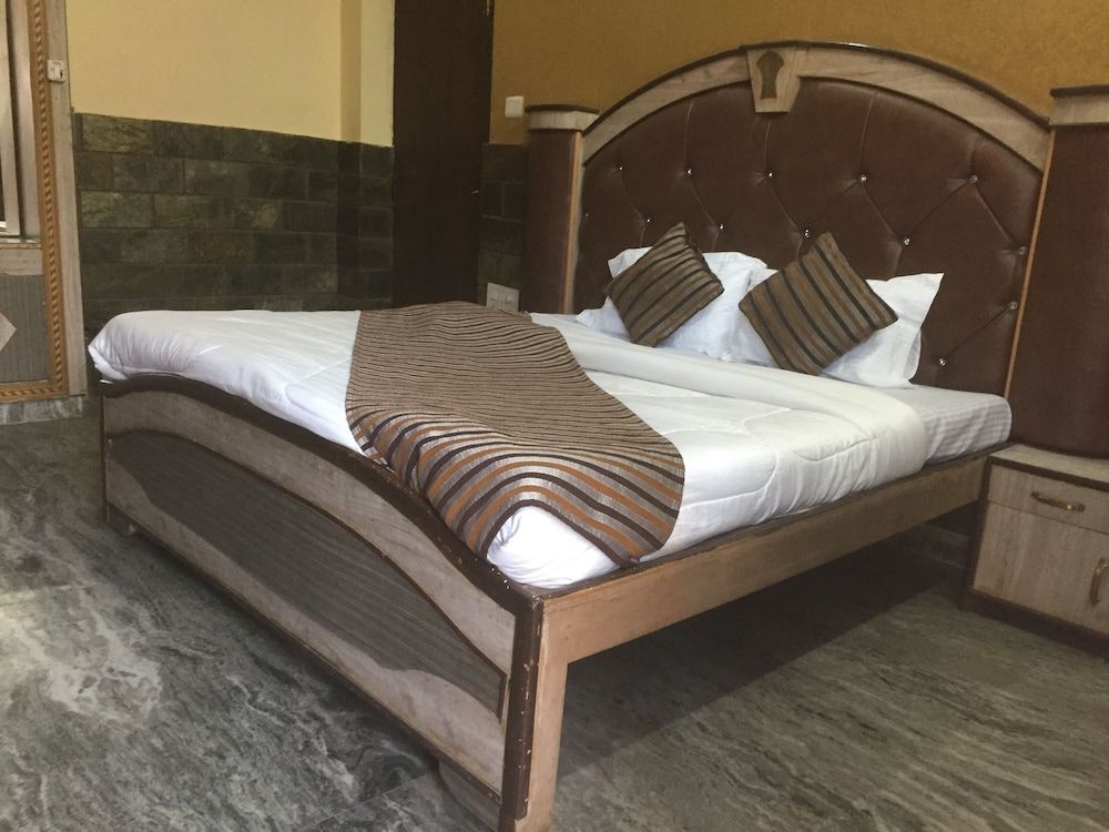 undefined Hotel Kings Inn 2