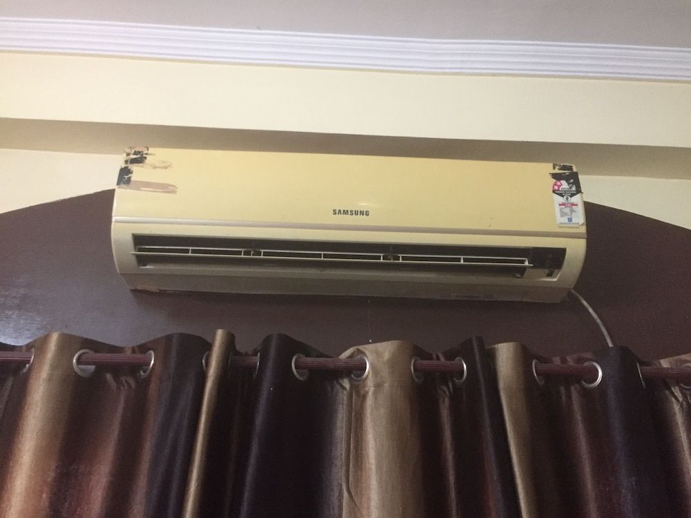 undefined Hotel Kings Inn 8