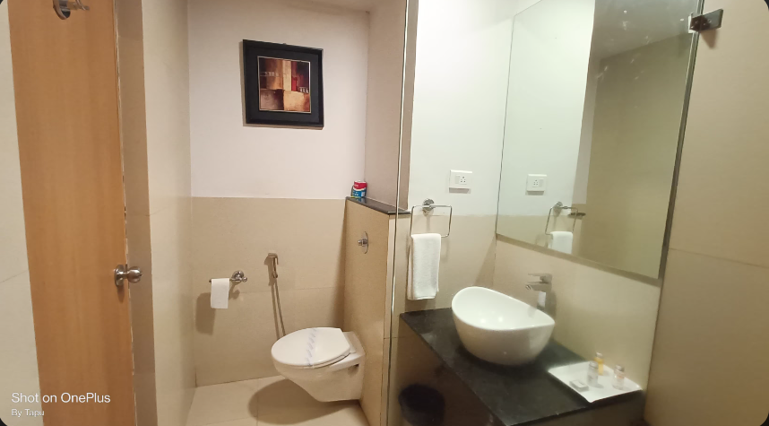 Nocci Residency Deluxe Room (Twin Bed) 2