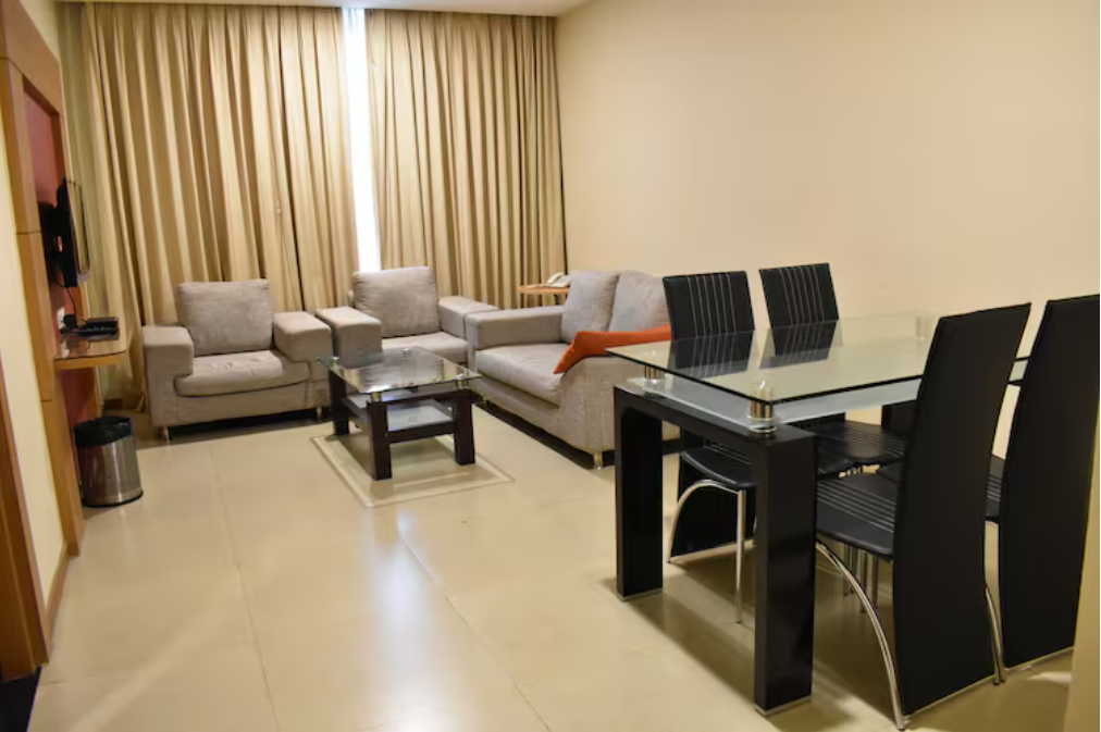 Nocci Residency Executive Suite 4