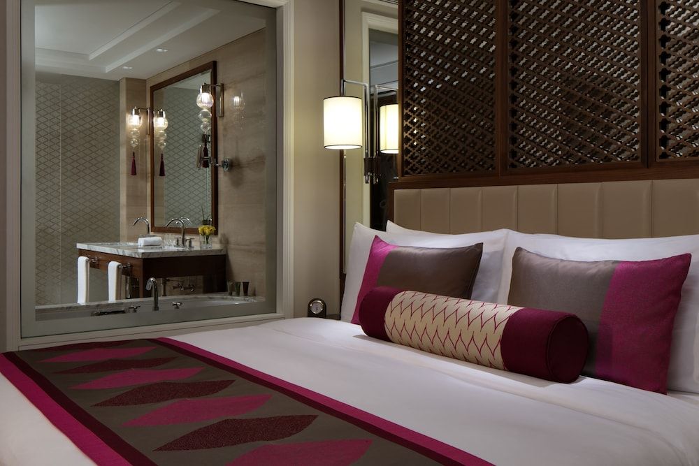 Taj Dubai Luxury Room, 1 King Bed, City View