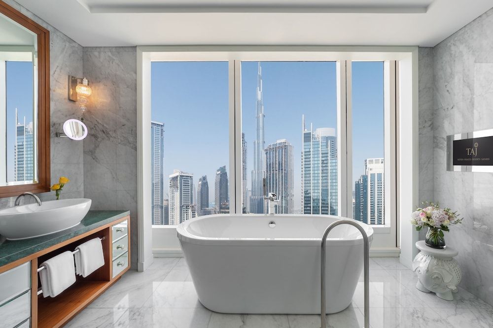 Grand Suite with 1 King Bed and Burj View