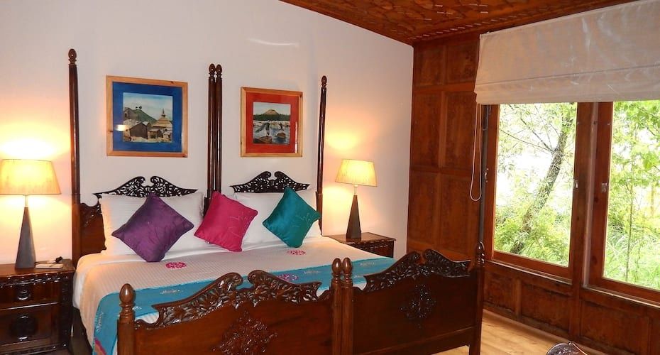 Sukoon Houseboat Standard Room 3