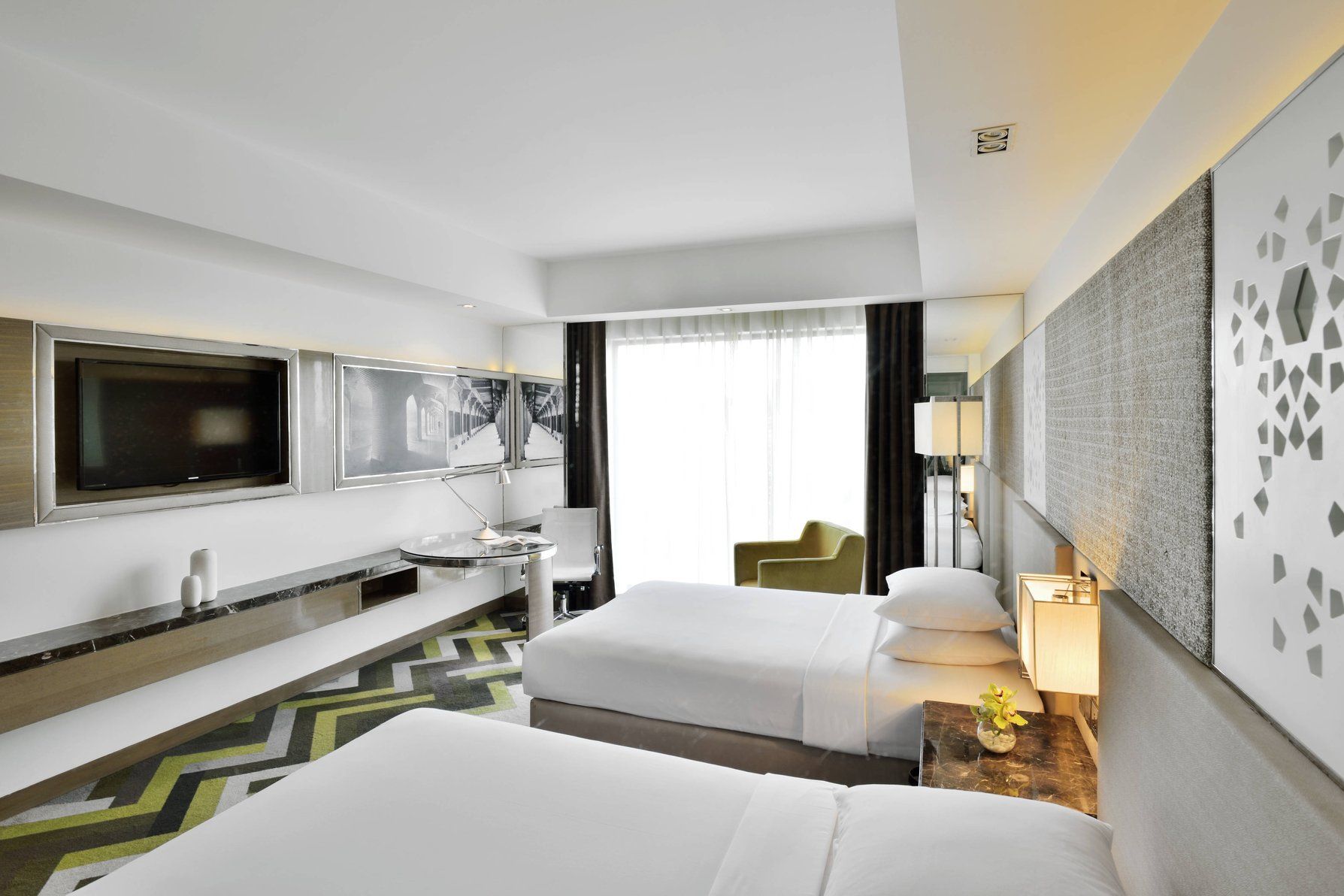 Twin/Twin Deluxe Guest Room