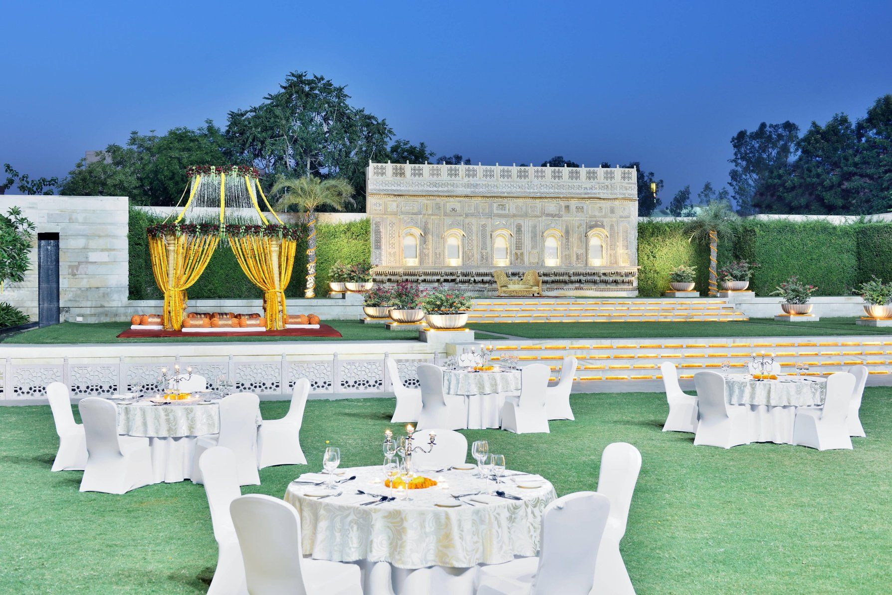 undefined Courtyard by Marriott Agra 8