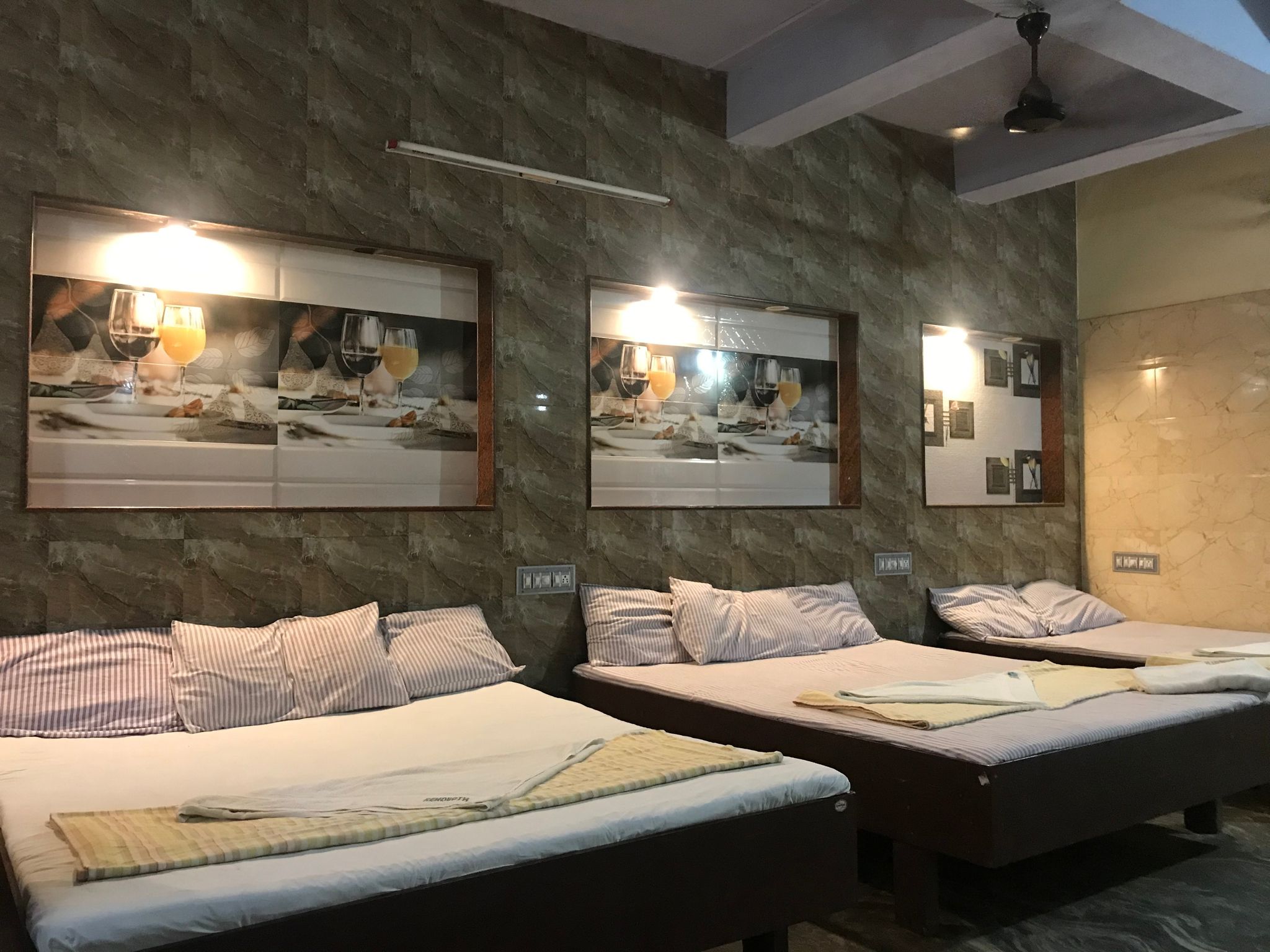 Six Beded Non AC Room