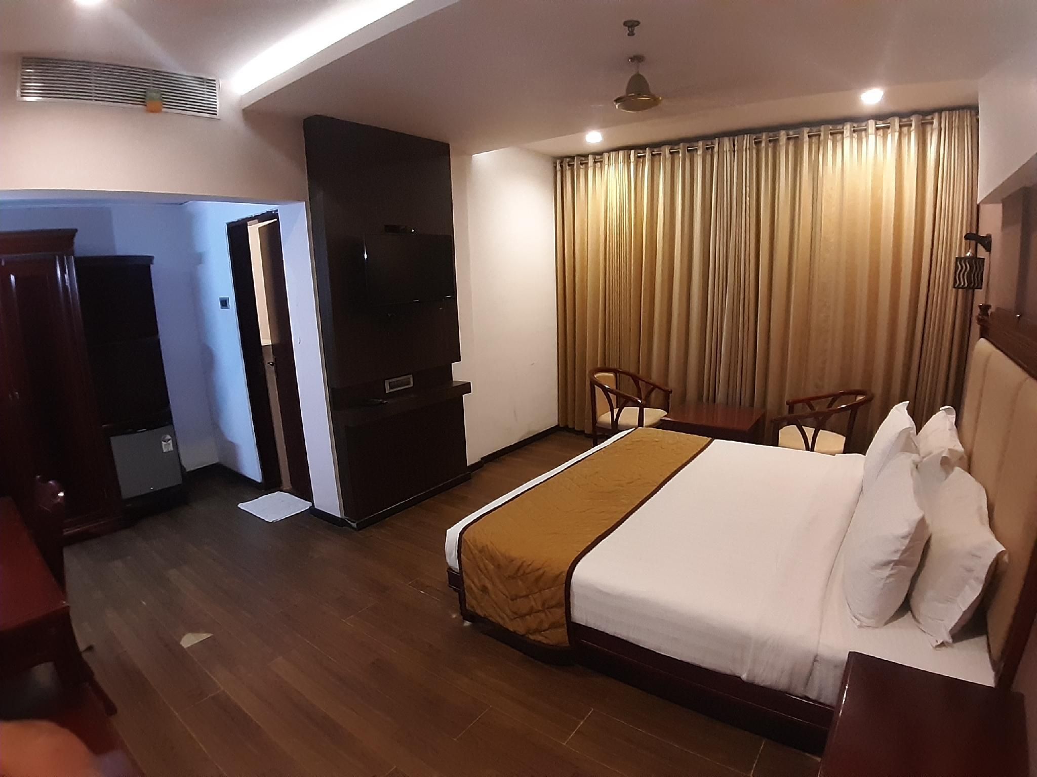 Hotel Palmyra Grand Suite Executive Double Room - Kotak Insurance - YCHS 3