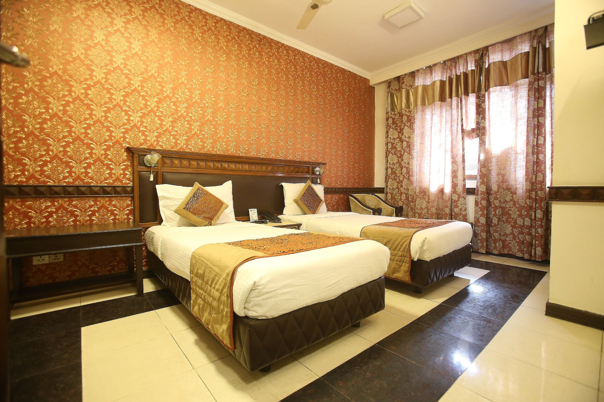 Amar Inn Superior King Room 2