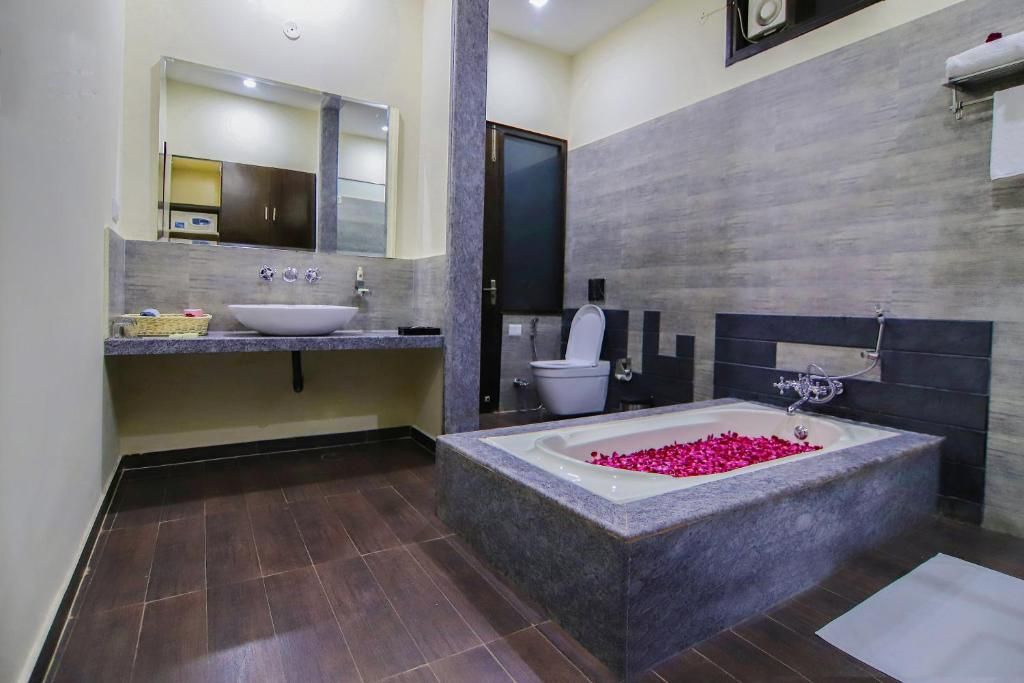 Premium Room, 1 King Bed, Garden View