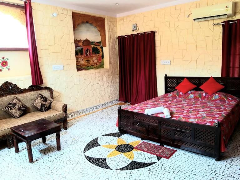 Jodhpur Heritage Haveli 6-Bed Mixed Dormitory Room 3