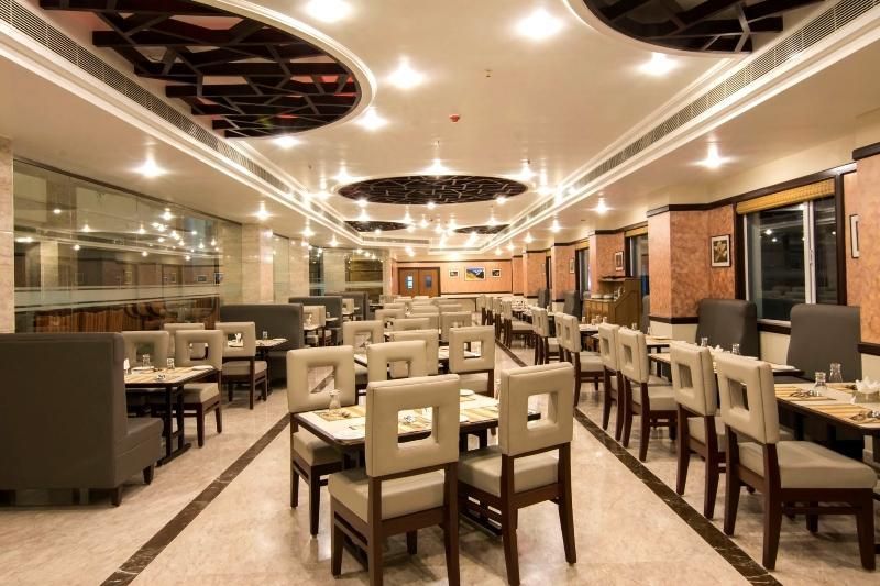 Food & Dining