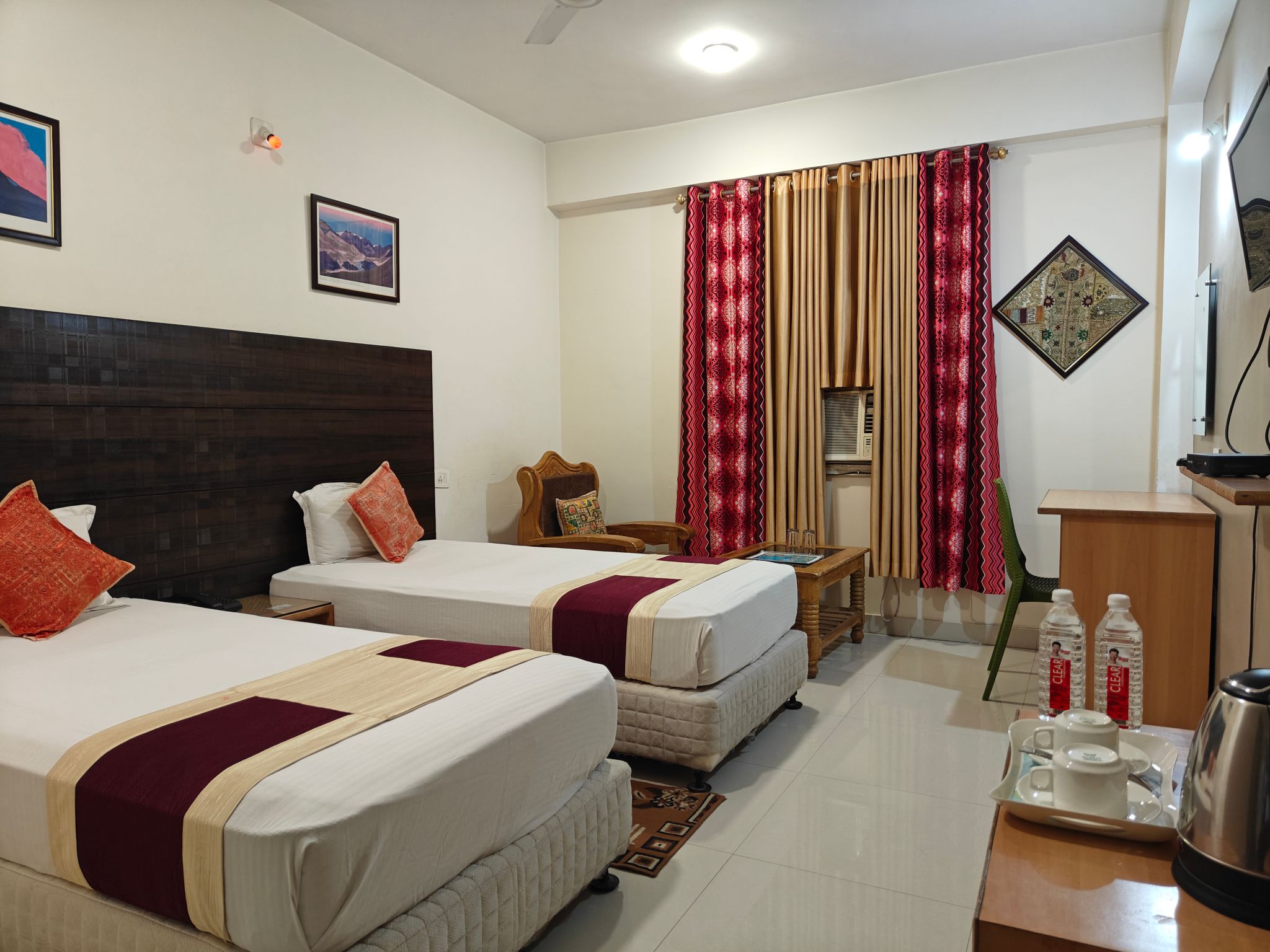 Hotel Bodh Vilas Deluxe Twin Room 2