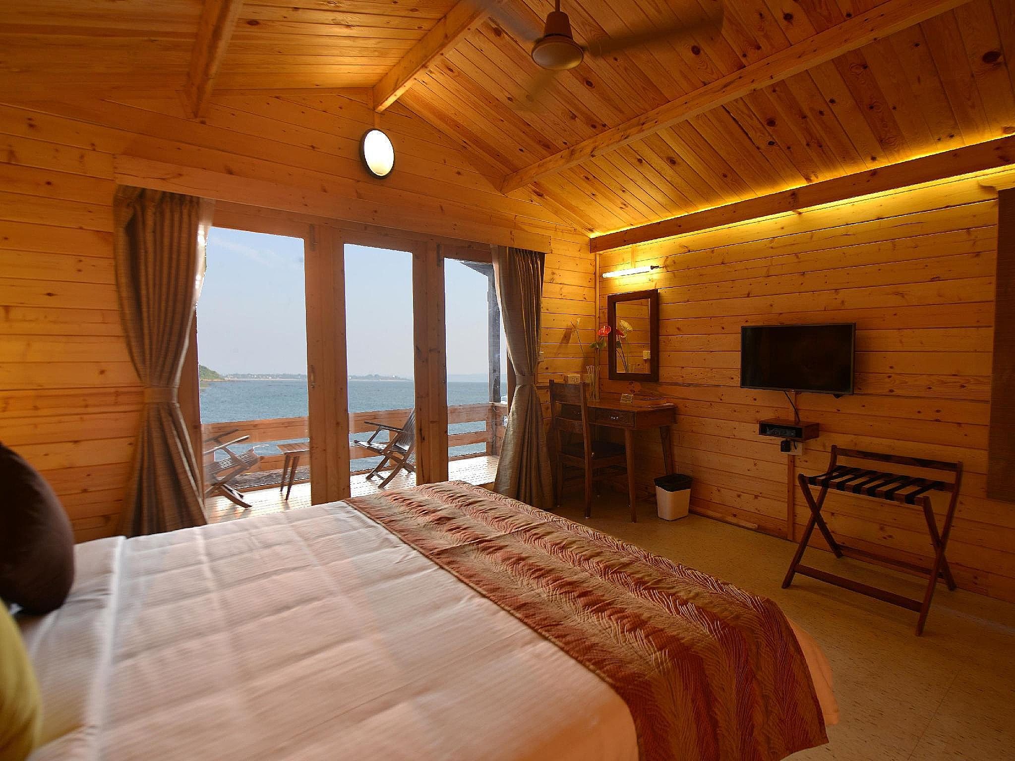 Deluxe Sea View Room