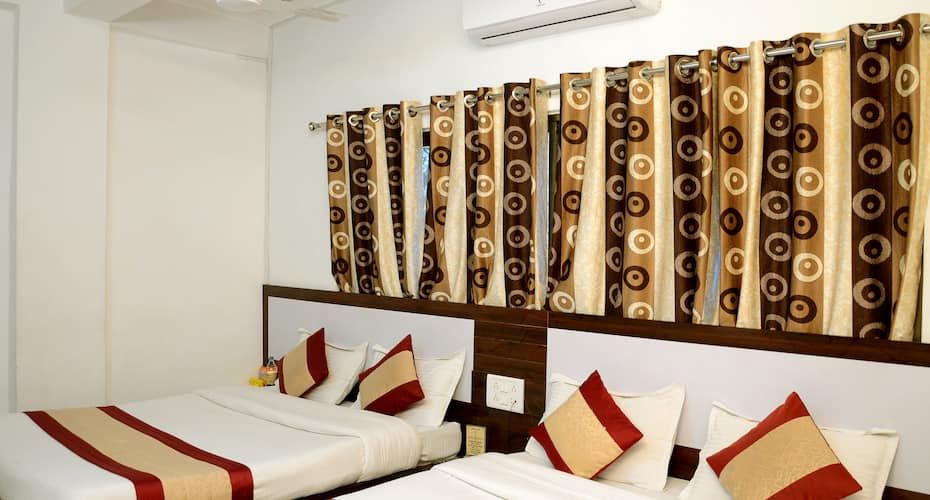undefined Hotel Abu Grand 8