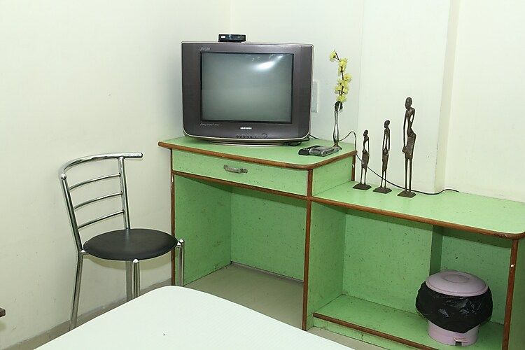 Hotel Bhagyodaya Residency Deluxe Room (Air Cooled) 4