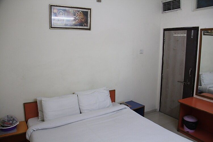 Hotel Bhagyodaya Residency Deluxe Room (Air Cooled) 2