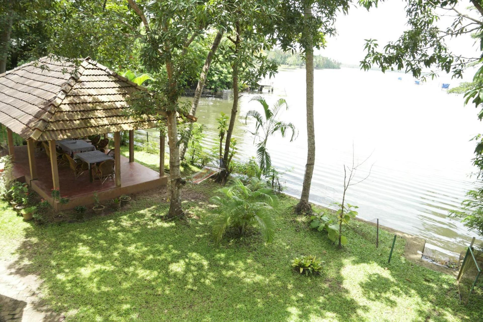 Lovedale Lakeside Homestay surrounding_environment 2