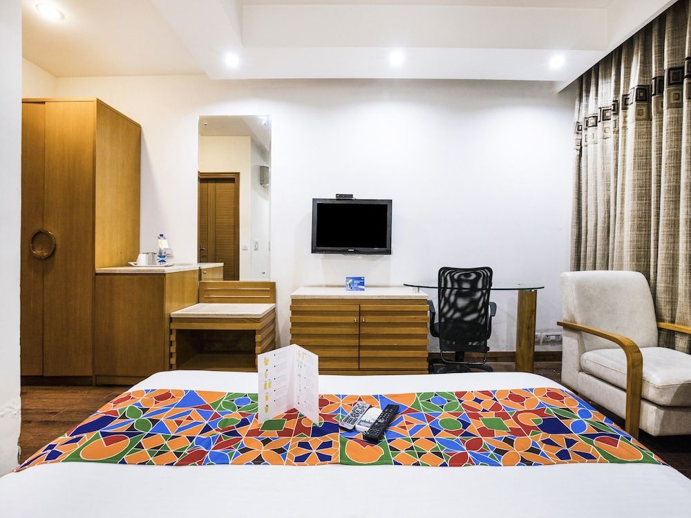 FabHotel GRD DLF Square Deluxe Room 12