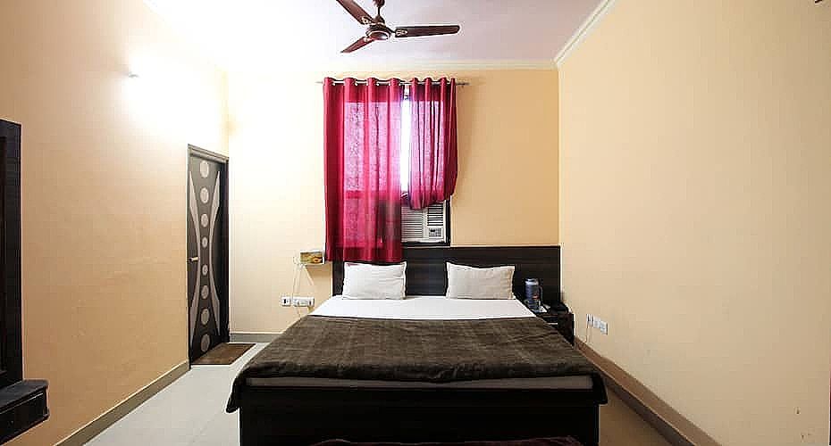 Hotel Mansarover  Standard Double Room 3