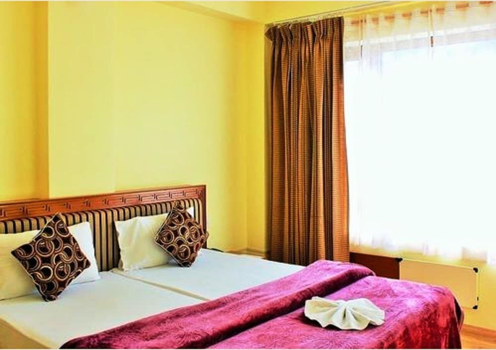 Himalayan Residency Ladakh Deluxe Double Room 39
