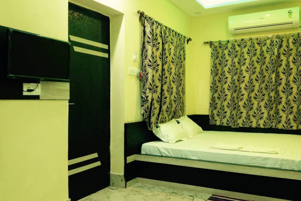 Standard Double Bed