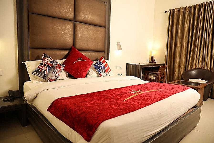 Hotel Poonam Plaza Executive Room 3