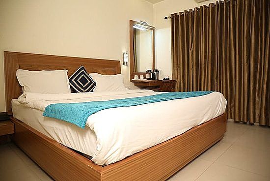Hotel Poonam Plaza Executive Room 2