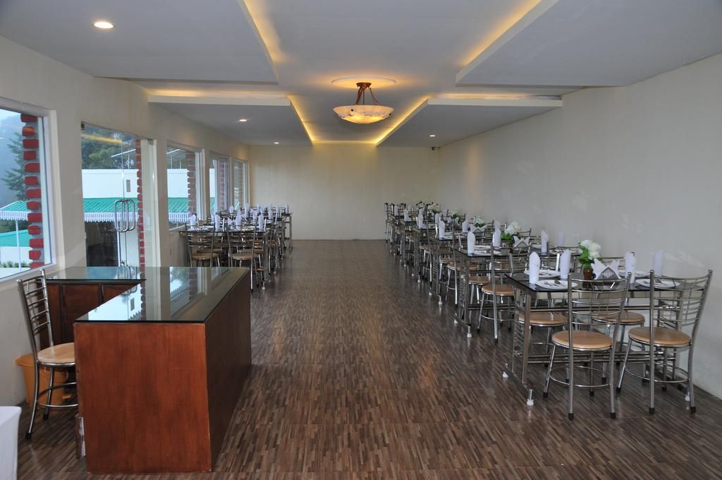 Food & Dining