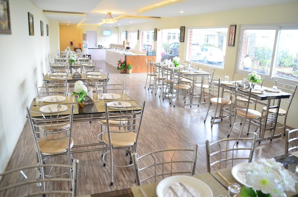 Food & Dining
