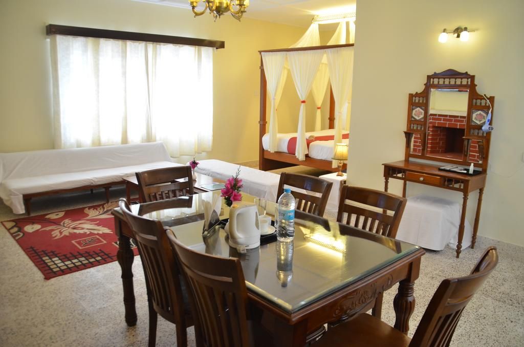 Food & Dining