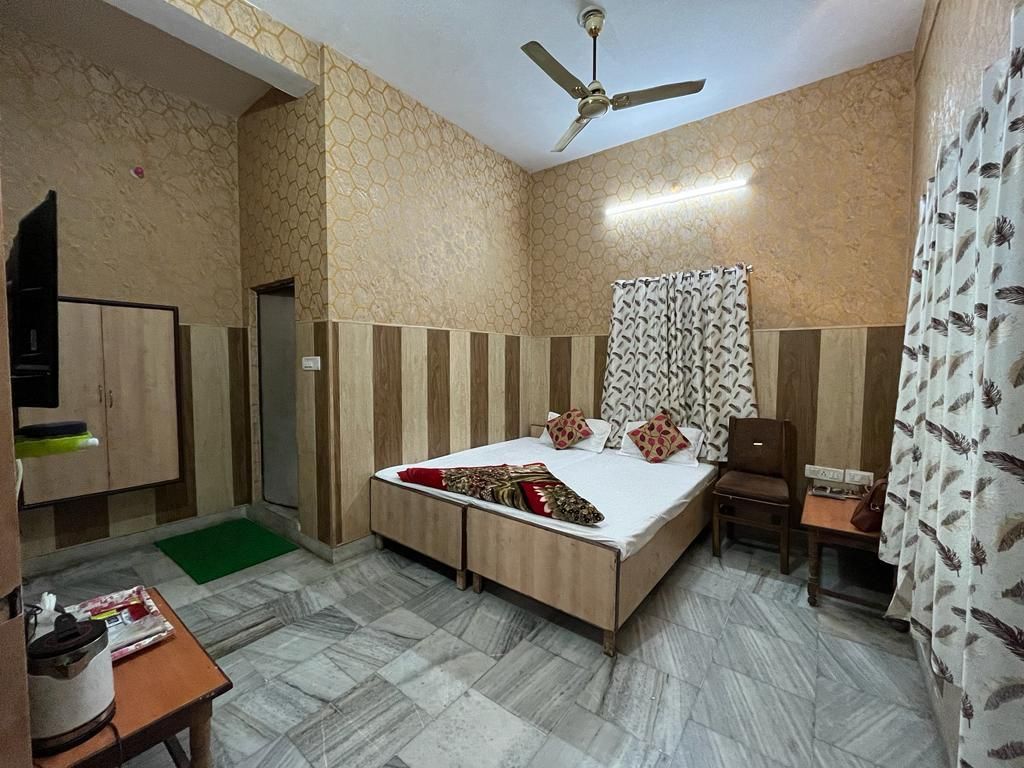 undefined Hotel Basant 4