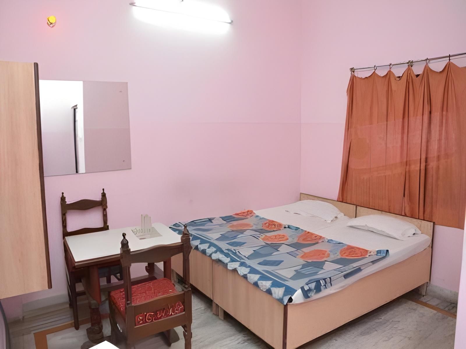 undefined Hotel Basant 5