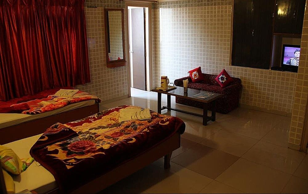 Economy Room