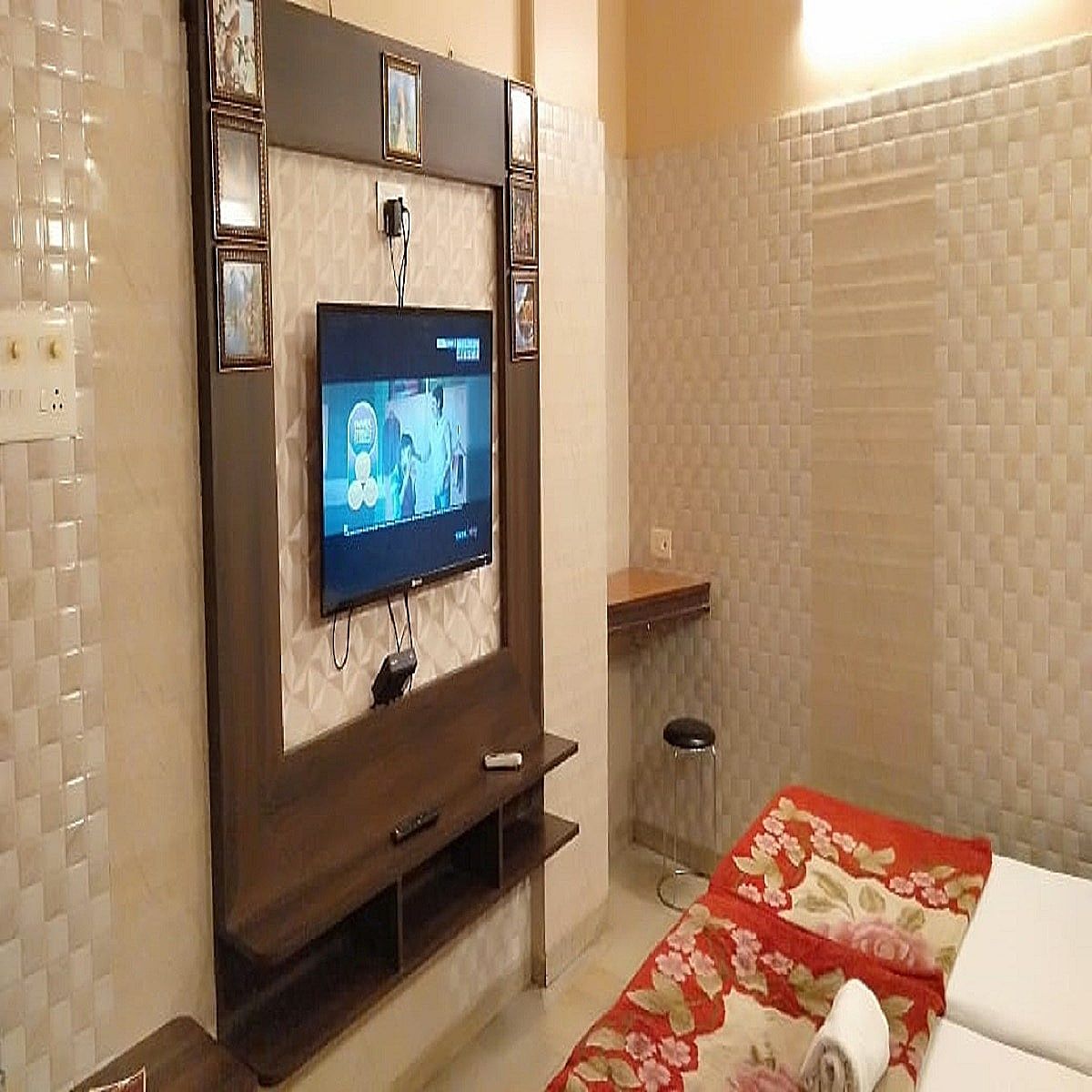 Raj Mahal Hotel Non AC Standard Room 2