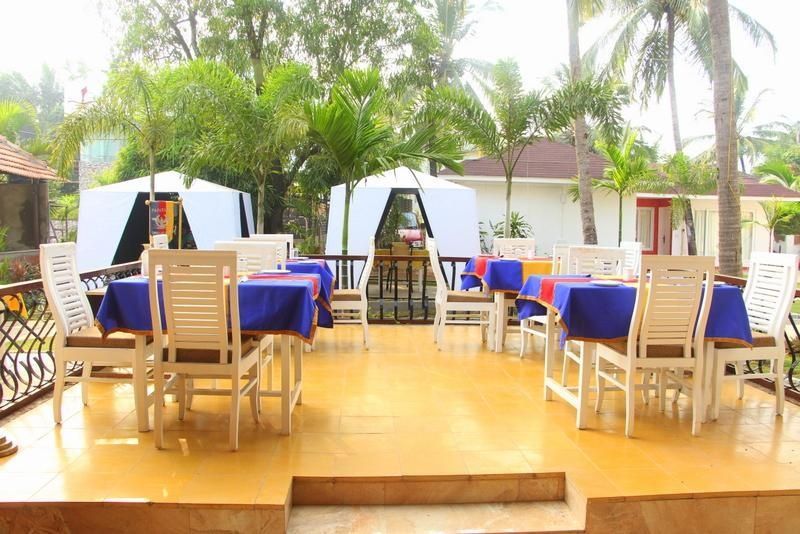 undefined Paparazzi Resort 4