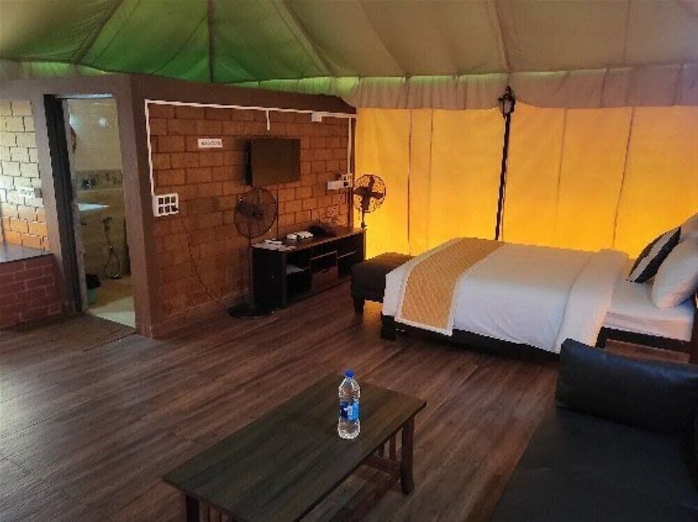 Three Hills Luxury Tent, Hill View 2