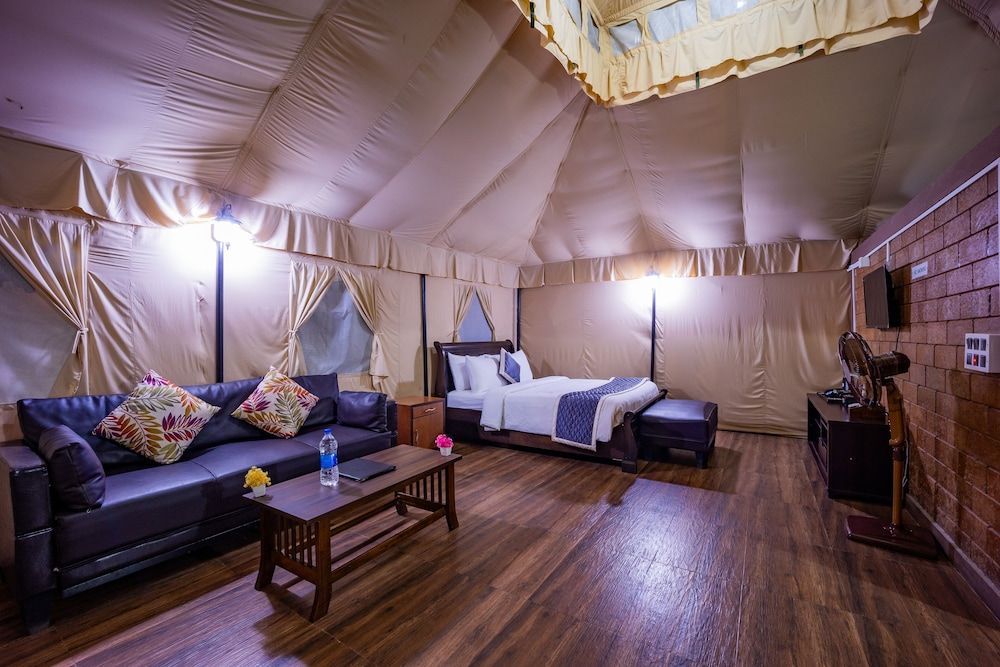 Three Hills Luxury Tent, Hill View 4