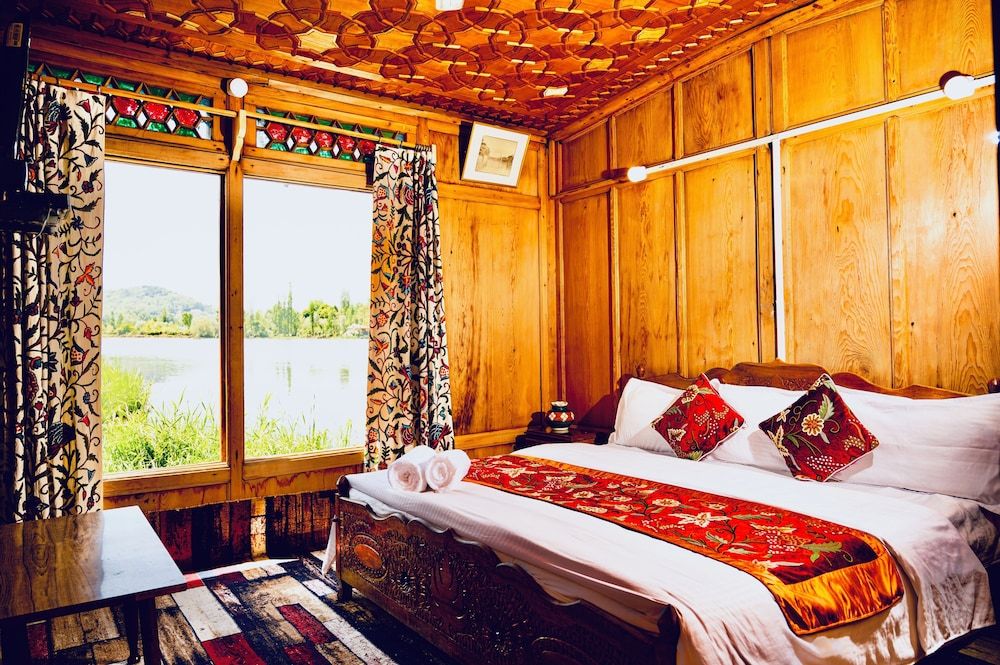 Deluxe Double Room, 1 Bedroom, Lake View