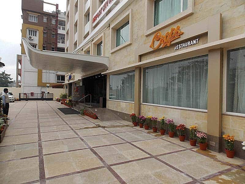 undefined Airport City Hotel 10