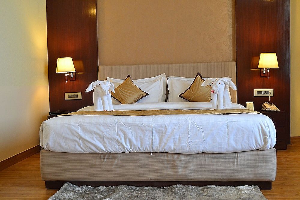 The Legend Hotel Premier Double Room, 1 Queen Bed, Non Smoking, City View 2