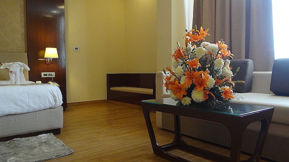 The Legend Hotel Premier Double Room, 1 Queen Bed, Non Smoking, City View 10