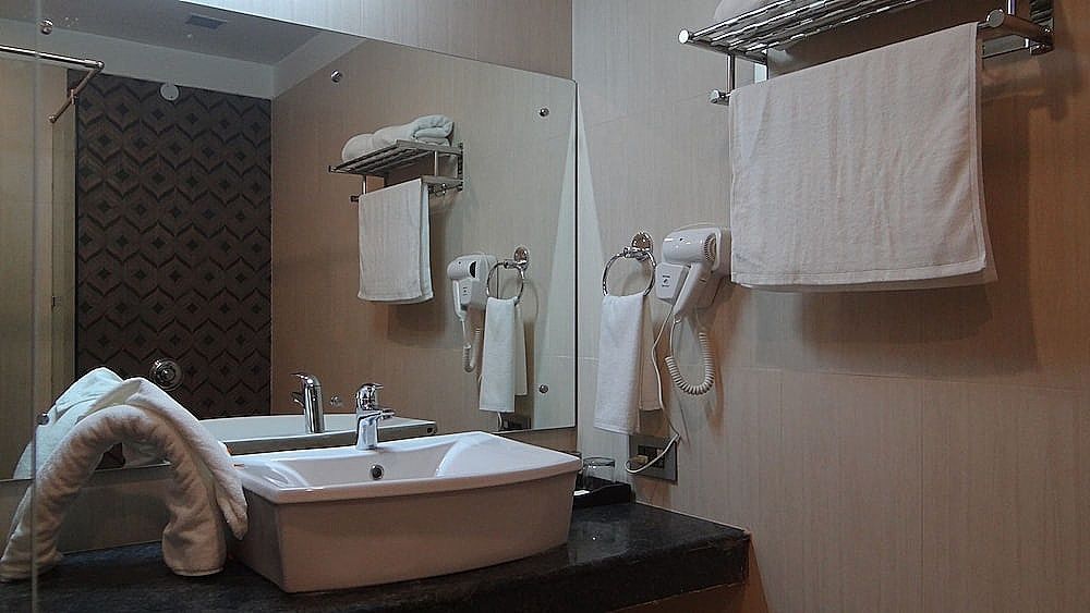 The Legend Hotel Premier Double Room, 1 Queen Bed, Non Smoking, City View 9