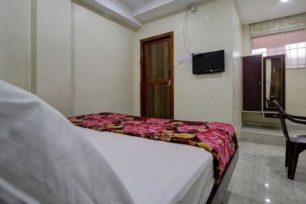 undefined SPOT ON 45084 Hotel Navaratna Deluxe 10