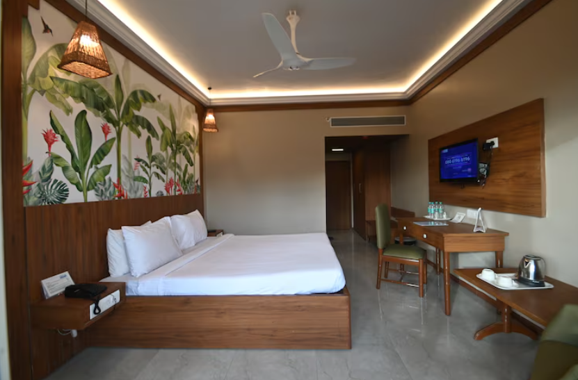 RNS Residency Pool View Superior AC Room 4